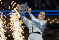 Aryna Sabalenka with the 2025 US Open Trophy (Getty)